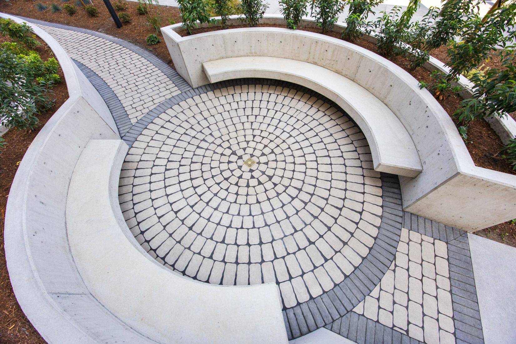 Victorian Cobble - Travertine